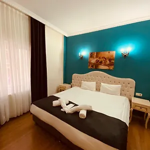 adora.istanbul-turkeyhotels.com/
